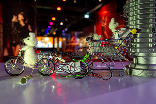 Teatterikissan lomaseikkailu: Valostus!